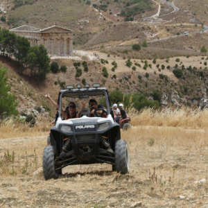 Escursione tour della Sicilia occidentale in dune buggy da Segesta
