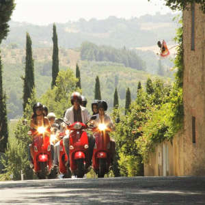 Vespa tour Siena sulle colline toscane