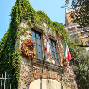 Christopher Columbus house in Genoa skip the line tickets and guided tour
