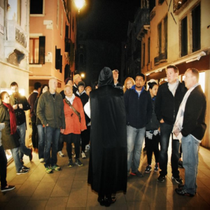 Halloween a Venezia insolita segreta e  misteriosa  fantasmi e leggende tour  serale guidato a piedi