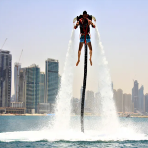 Cosa fare e cosa vedere a Dubai esperienza di water jetpack a Dubai