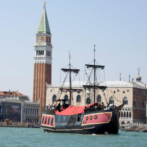 cose da vedere cena sul Galeone dei pirati a Venezia e tour della laguna