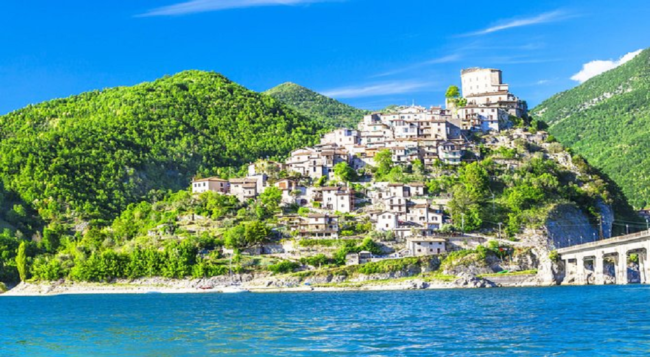 castel di tora nel lazio